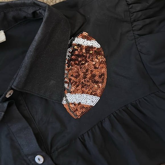 Peach love football game day outfit! - Picture 3 of 3